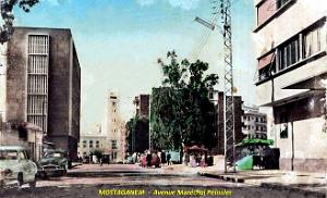 Mostaganem - Avenue Marechal Pelissier - Cinema Colisee a  droite